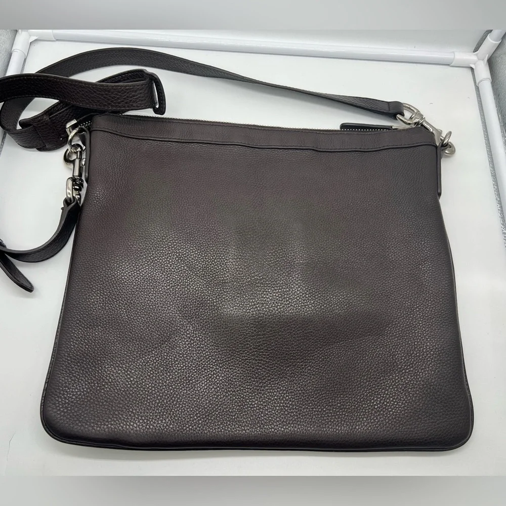 GUCCI Men's 233329 Dark Brown Pebbled Leather Adjustable Messenger Crossbody Bag - Picture 10 of 17